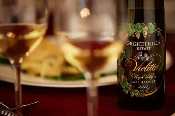 12-23 seasonal sipVioletta (1) wine glass and wine bottle
